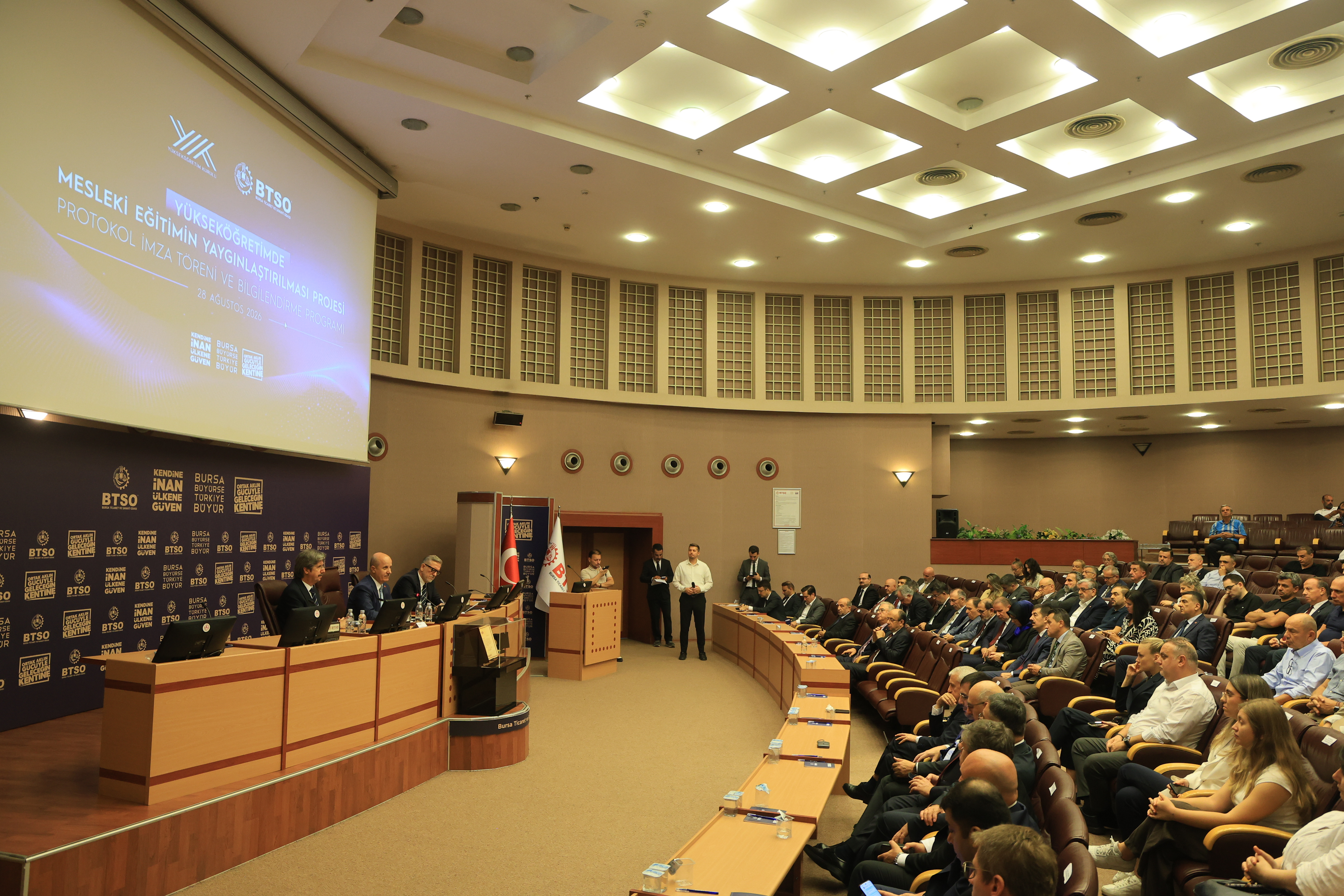 BUÜ ve iş dünyası "3+1 modeli" ile güçlerini birleştirdi